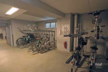 屋内に設けられた駐輪場