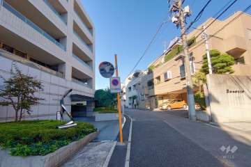 敷地南東側の前面道路