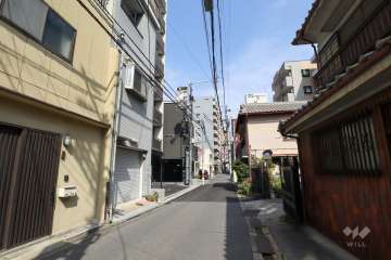 敷地南側の前面道路