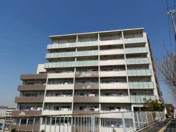 プラウド吹田片山坂の外観(南側から)
