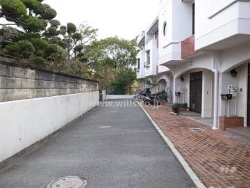 敷地の東側が「水月公園」に面しています。