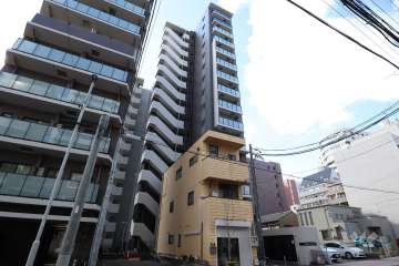 プレサンスレイズ金山アクスの外観（北東側から）