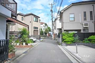 敷地北側の前面道路