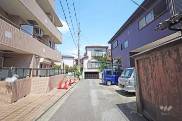 敷地南側の前面道路