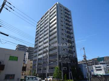 クリスタルグランツ江坂広芝町の外観（南東側から）