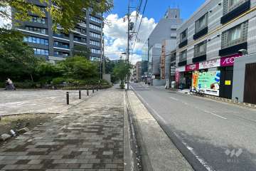 敷地北側の前面道路