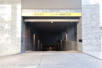 駐車場の出入り口