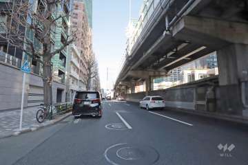 敷地東側の前面道路