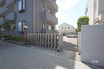 駐車場の出入口