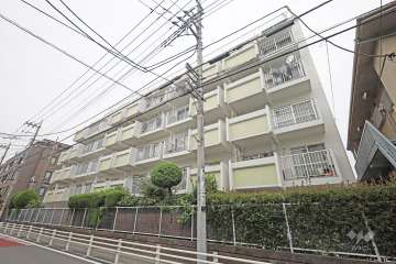 東海ミタカマンションの外観（南東側から）