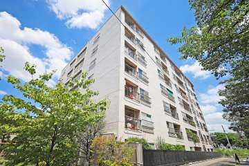 武蔵野桜橋マンションの外観（南西側から）
