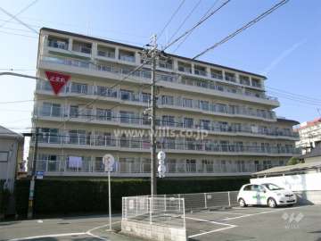 ユニハイム桜塚の外観（東側から）