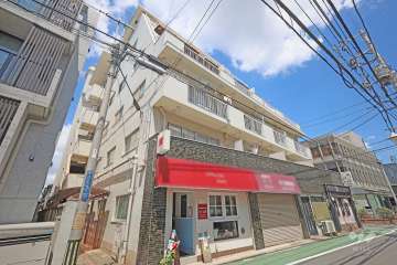 陵雲閣マンションの外観（南西側から）