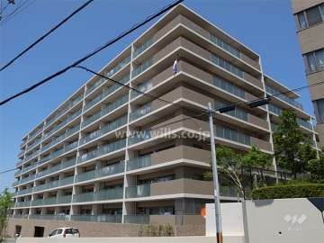 アークレジデンス吹田千里丘の外観（南東側から）