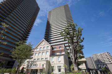 ジオタワー宝塚グランレジスTheNorthの外観（北東側から）