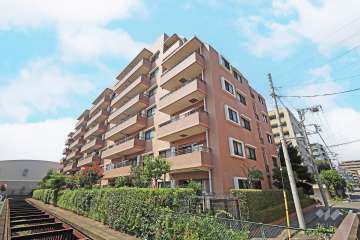 ステイツ三鷹ヴェルパセオの外観（南東側から）