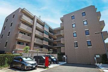 ロイヤルアーク武蔵野の外観（北西側から）