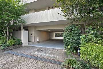 駐車場出入口（リングシャッター付き）