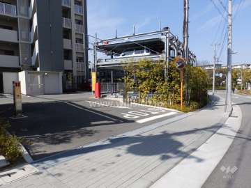 駐車場出入り口