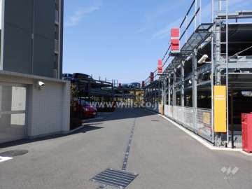 敷地内駐車場（屋外機械式と平面式）