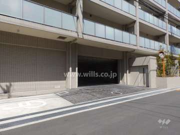 敷地内駐車場出入り口