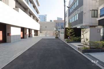 敷地南側の前面道路