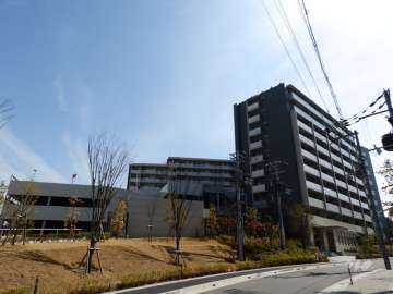 プレミスト南千里津雲台パークブリーゼの外観(北西側から)
