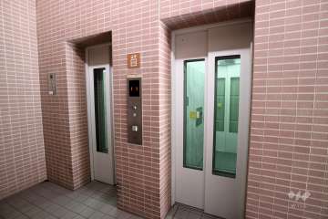 駐輪場へのエレベーター