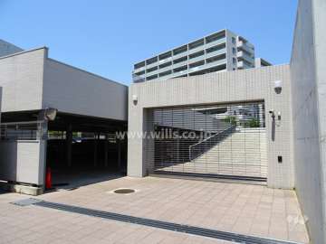 駐車場出入り口（リングシャッター付き）