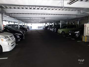 敷地内駐車場は平面式です。