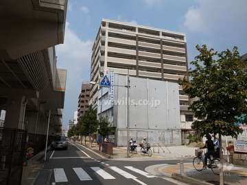 敷地の西側には阪急宝塚線が走っています。