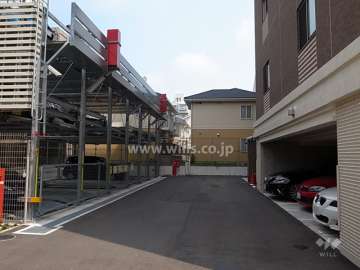 敷地内駐車場（機械式と平面式とがあります。）