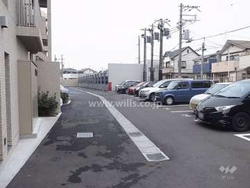 駐車場出入口（ロボットゲート付き）