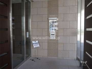 エントランスはオートロック付きです。