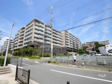 グランロジュマン豊中少路の全景