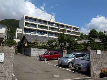 敷地の南側は一戸建てが立ち並ぶ住宅地です。