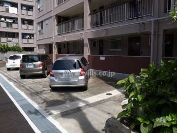 敷地内駐車場（屋外平面式）