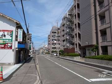 敷地の西側前面道路
