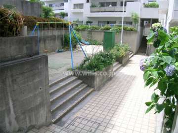 公園につながる通路