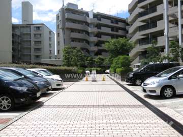 敷地内駐車場（屋外平面式）