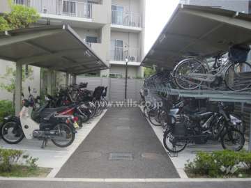 自転車とバイク置場