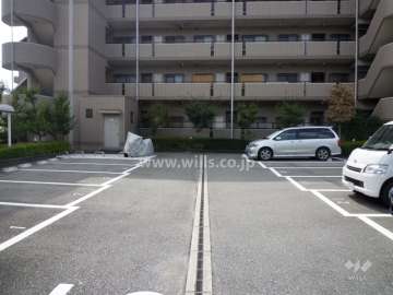 敷地内駐車場（屋外平面式）