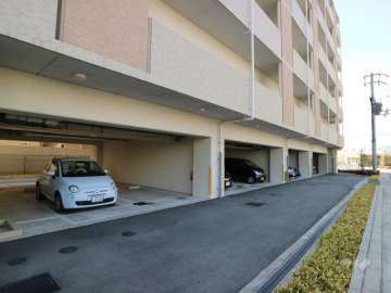 敷地内駐車場（屋内平面式）