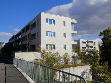 プラウド夙川名次町の外観（北西側から）