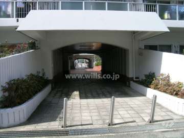 中庭に入る入口