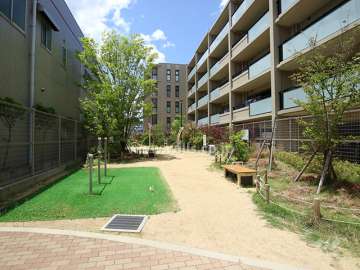 敷地に隣接する『下大市東公園』