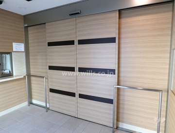 エントランスはオートロック付きです。