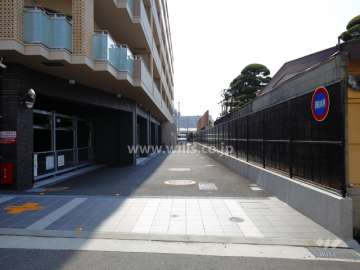 駐車場の出入り口