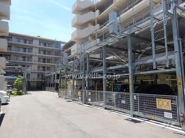 敷地内駐車場（屋外機械式と屋外平面式）