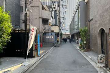 敷地の西側前面道路（北側から）